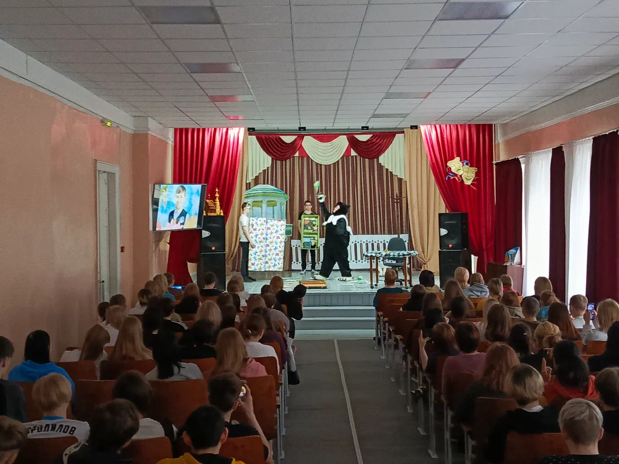 Коллектив «Лицедеи» принял участие в областном Фестивале театральных коллективов.